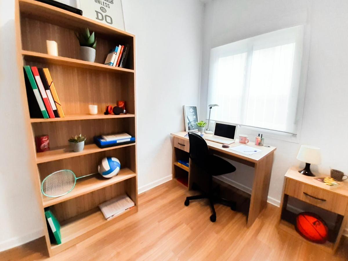 Micampus Malaga Student Residence Esterno foto