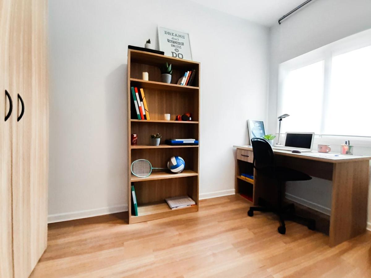 Micampus Malaga Student Residence Esterno foto