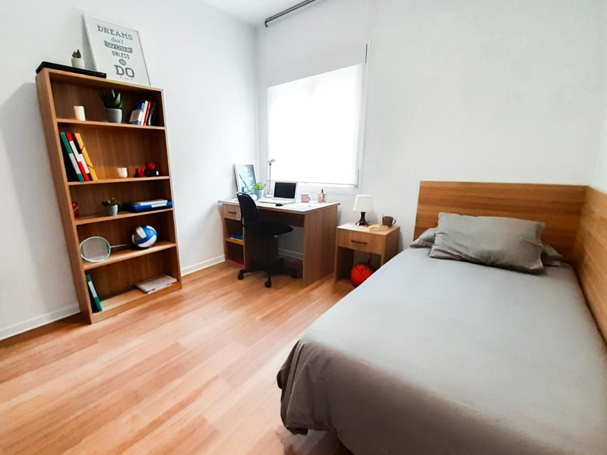 Micampus Malaga Student Residence Esterno foto