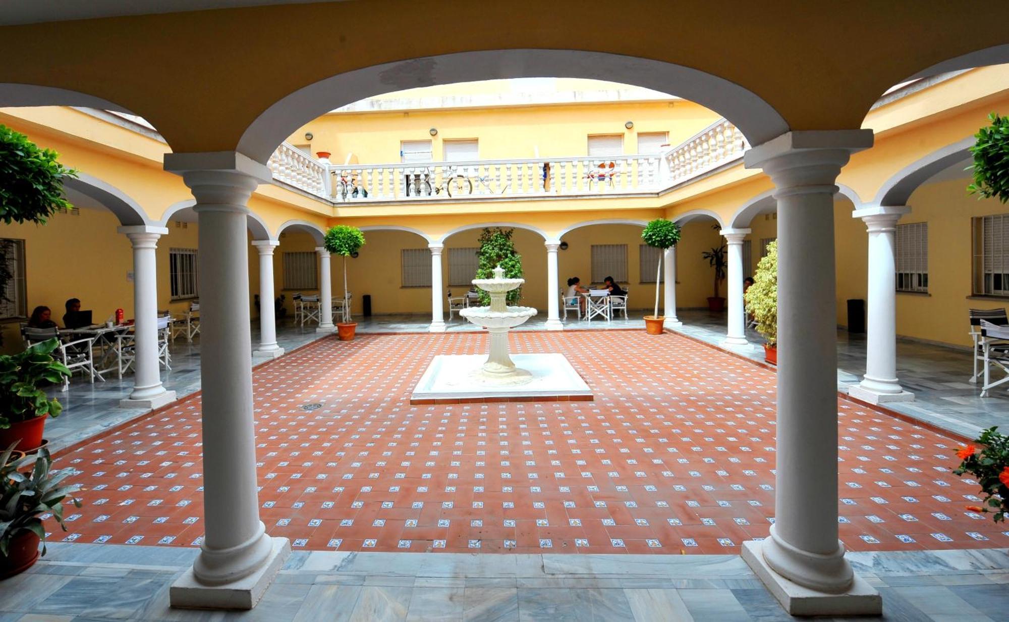 Micampus Malaga Student Residence Esterno foto